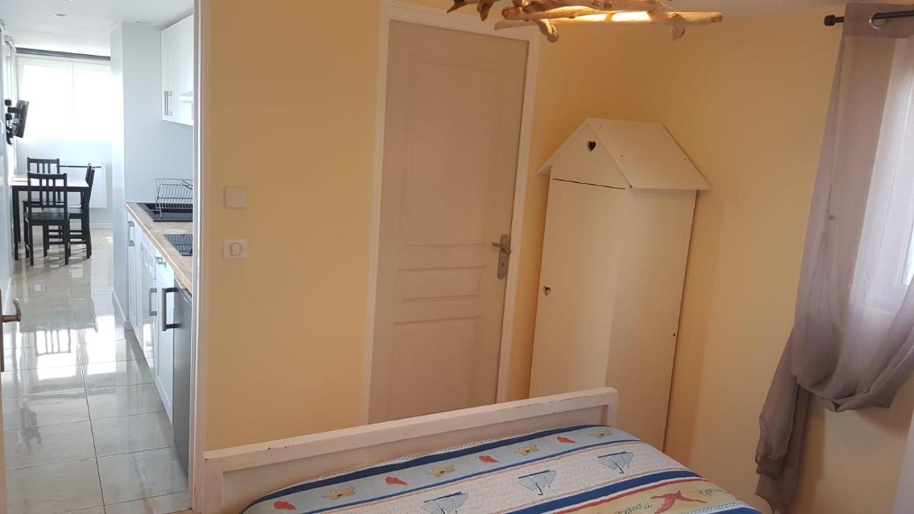 Maisonnette Bois Flottes Salles  Buitenkant foto