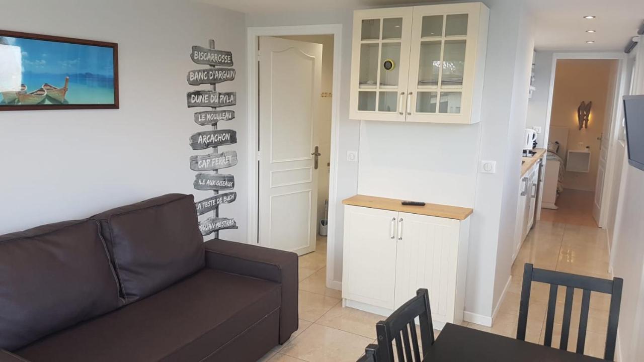 Maisonnette Bois Flottes Salles  Buitenkant foto