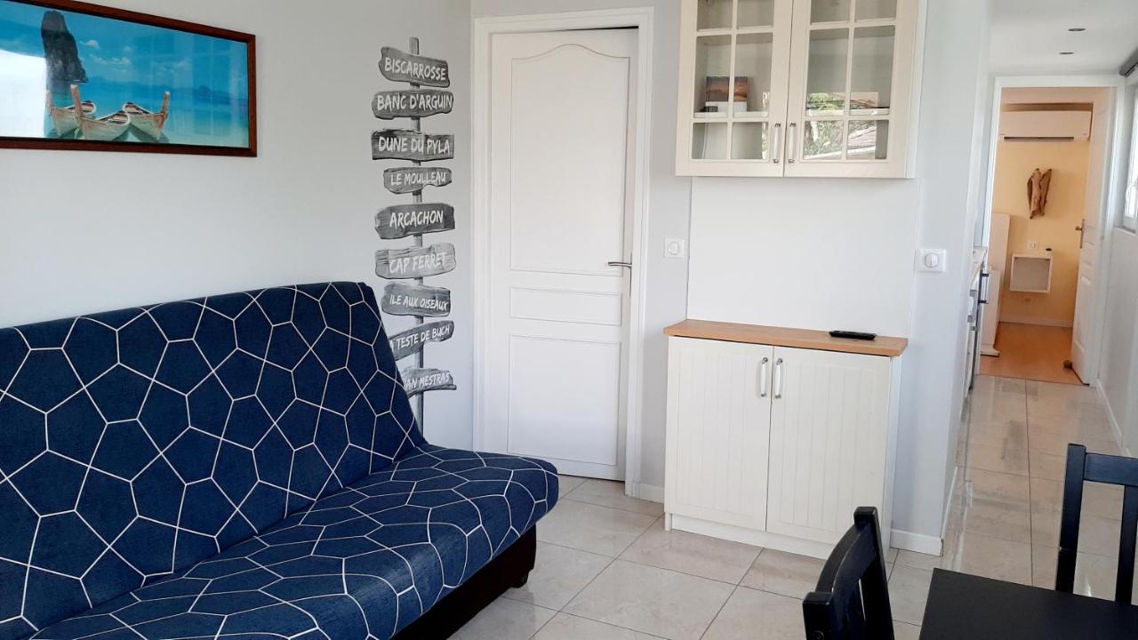 Maisonnette Bois Flottes Salles  Buitenkant foto